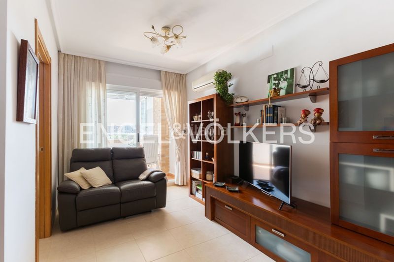 Foto bc7b3552-d1e9-499f-906f-0f48192a58a8. Pis amb calefacció aparcament piscina a Aguamarina Oropesa del Mar