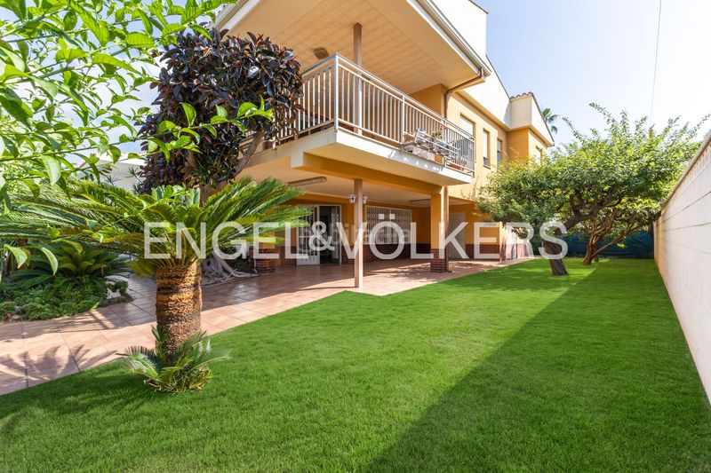Foto b1e9d8b7-98c2-4640-92a8-6d6ed854da83. Casa amb calefacció aparcament a Playa Burriana