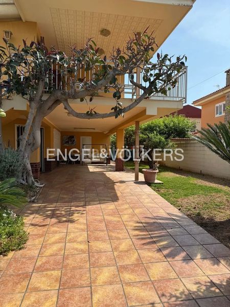 Foto bf09c61a-d4ac-4ad3-b3b3-6c087e652d17. Casa amb calefacció aparcament a Playa Burriana