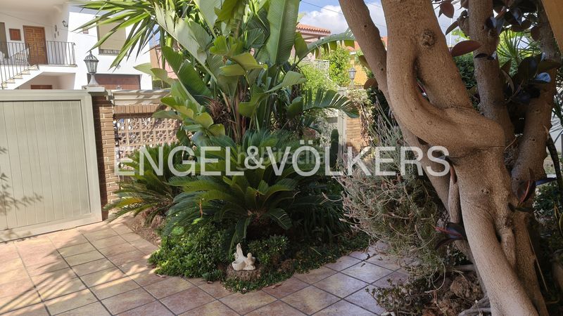 Foto d9dc25ee-f54e-41e5-a628-b7883a1be834. Casa amb calefacció aparcament a Playa Burriana