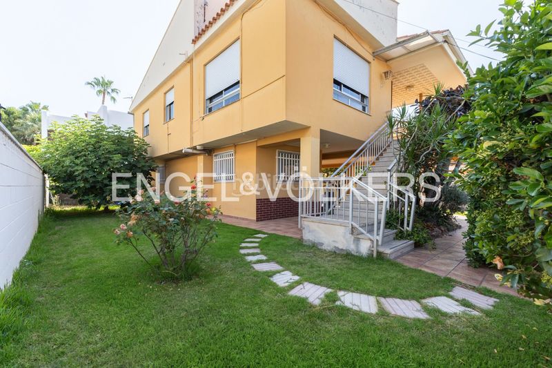 Foto e17dbd19-3cb8-42e8-a339-770c657ae8f4. Casa amb calefacció aparcament a Playa Burriana