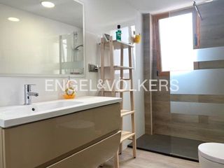 Location Appartement  Dos de maig. Amplio dúplex en paterna