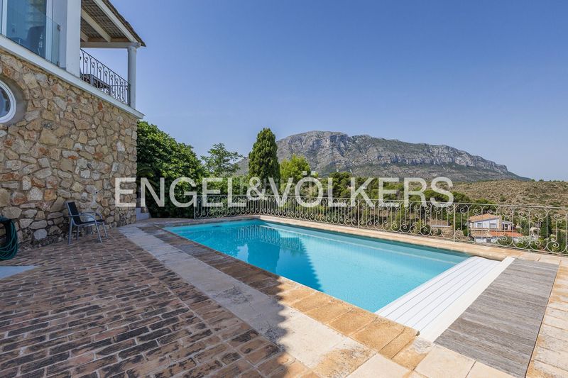 Foto 53681a90-23bc-44ae-a323-af54f9177586. Casa amb calefacció aparcament piscina a Las Rotas / Les Rotes Dénia