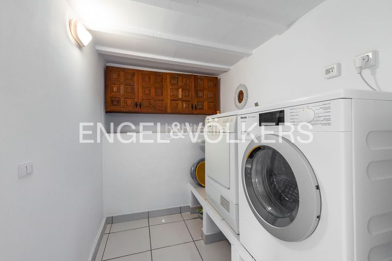 Foto 547de6f8-c118-4504-b23c-1a9db32b9152. Casa amb calefacció aparcament piscina a Las Rotas / Les Rotes Dénia
