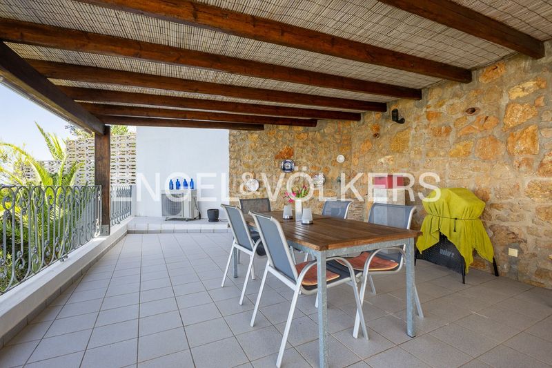 Foto 71427337-41a1-47e7-8e2a-1f320d08b46e. Casa amb calefacció aparcament piscina a Las Rotas / Les Rotes Dénia