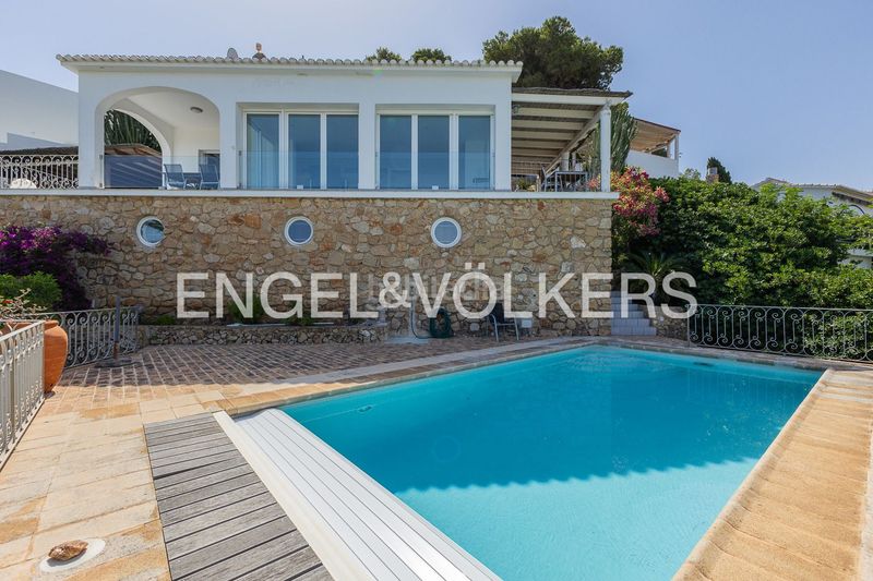 Foto b7bd05ca-a427-4452-8fc1-76ac7d06bb43. Casa amb calefacció aparcament piscina a Las Rotas / Les Rotes Dénia