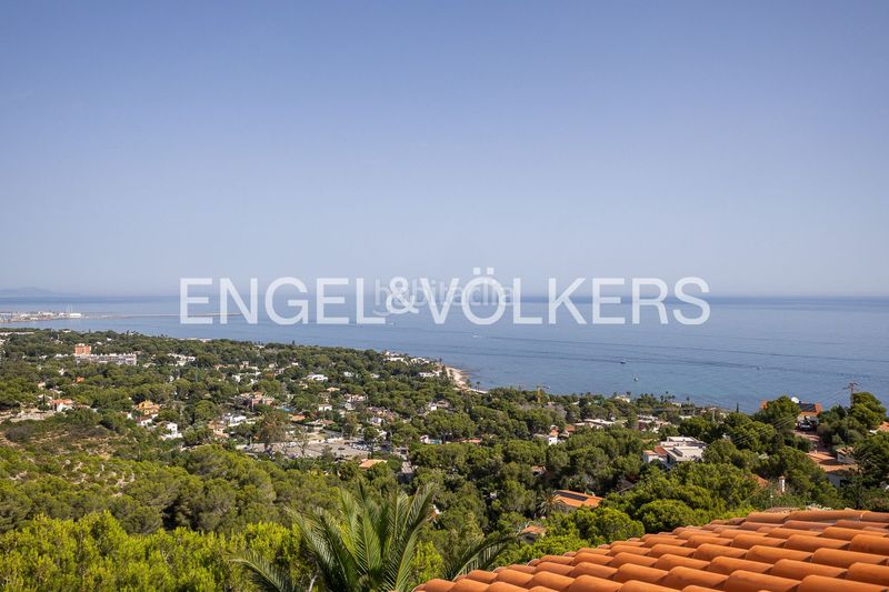 Foto bb787822-f260-4530-9b13-0bd109b398c8. Casa amb calefacció aparcament piscina a Las Rotas / Les Rotes Dénia