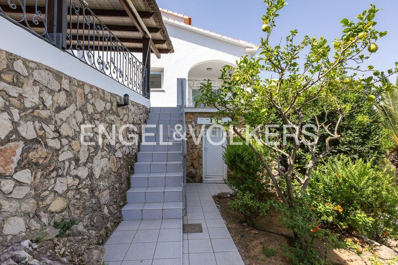 Foto c10c6eb2-f9ac-4b76-98d7-9d51bc2250b9. Casa amb calefacció aparcament piscina a Las Rotas / Les Rotes Dénia