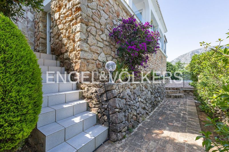 Foto e090f8c2-cdd8-4639-a386-cb4eabd2036e. Casa amb calefacció aparcament piscina a Las Rotas / Les Rotes Dénia