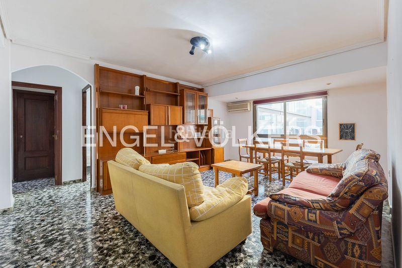 Foto cbb424a7-c9e7-46c1-8ab0-0959f3e01dd9. Etagenwohnung mit heizung in La Petxina Valencia