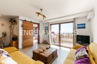 Pis a Alcossebre. Apartamento de 74 m reformado con terraza sureste y vistas al ma
