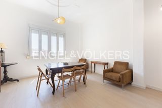 Rent Flat in Arrancapins. Piso de 4 habitaciones junto al mercado de abastos