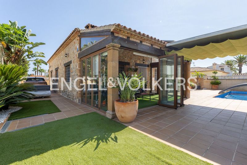 Foto 0fe912aa-2662-4261-bbca-dca3a0006003. Casa con riscaldamento parcheggio piscina in Poblets (els)