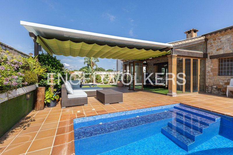 Foto 51e03f93-849a-402c-a697-d1cef12e3b0c. Casa con riscaldamento parcheggio piscina in Poblets (els)