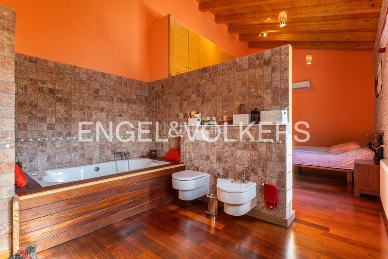 Foto 57895415-12c1-4836-9c01-13303d84e669. Casa con riscaldamento parcheggio piscina in Poblets (els)
