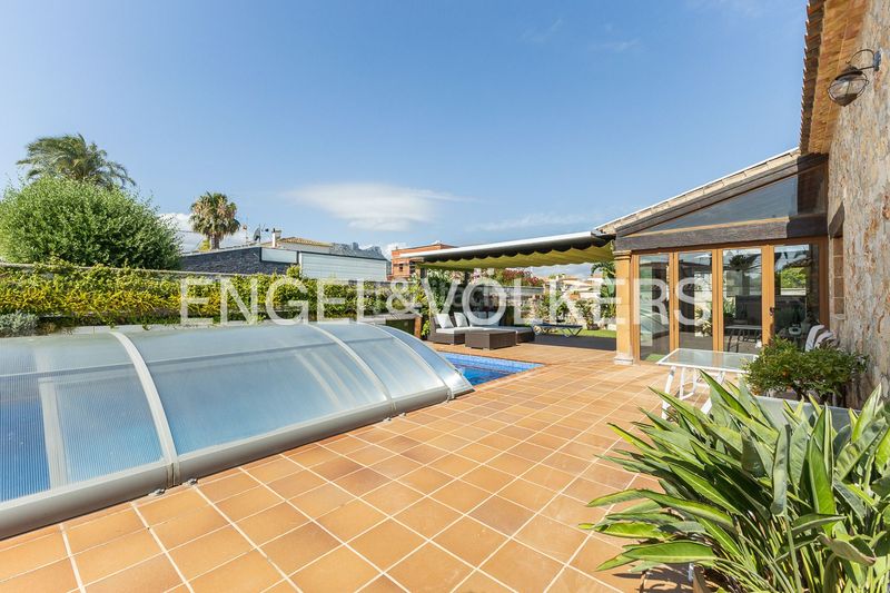Foto 63d5ed22-dd97-4fa5-80b2-766d46b7a963. Casa con riscaldamento parcheggio piscina in Poblets (els)