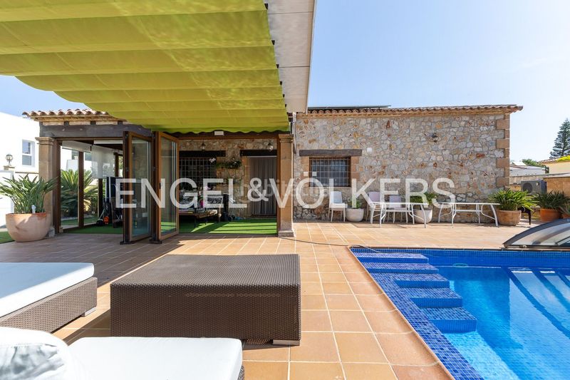 Foto 9e1c0a97-efe5-4d0a-a655-4998c0845e8a. Casa con riscaldamento parcheggio piscina in Poblets (els)