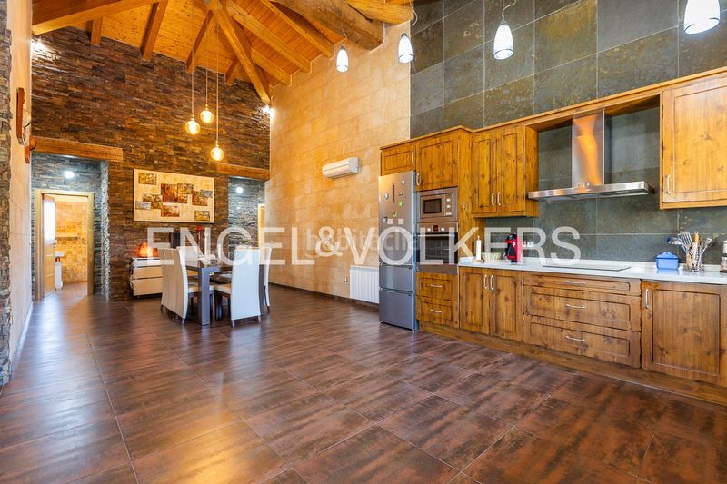 Foto a29e44f1-8734-4a84-9195-fd49324461ff. Casa con riscaldamento parcheggio piscina in Poblets (els)