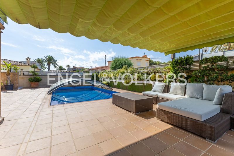 Foto be2cd3db-c3fe-4818-93ac-7b9385720899. Casa con riscaldamento parcheggio piscina in Poblets (els)