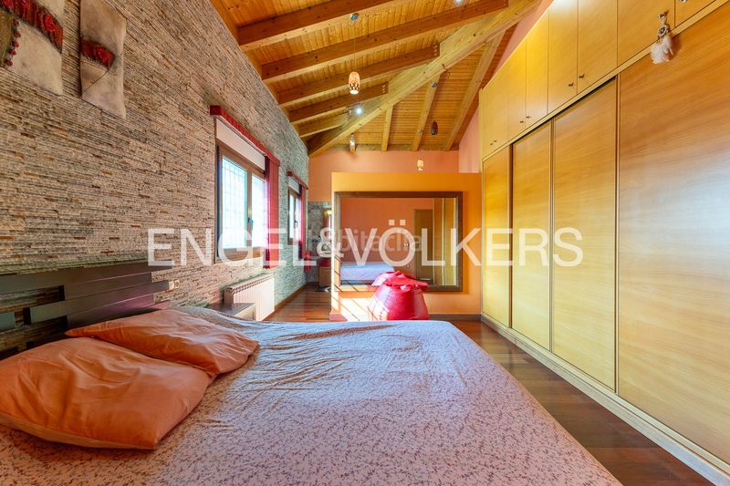 Foto e9c5b98f-7b10-465d-893f-c6dd235ec6f6. Casa con riscaldamento parcheggio piscina in Poblets (els)