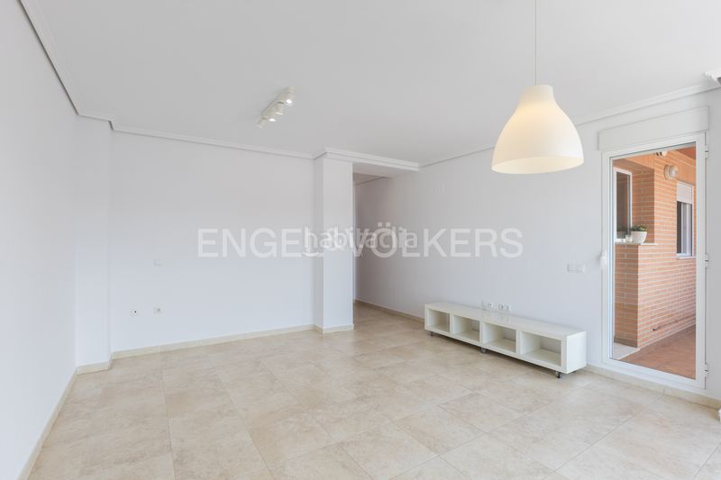 Foto 7d1f0a07-23d8-423f-afc9-8a19bae39e58. Rent flat with heating parking in Doctor Palos - Alto Palancia Sagunt