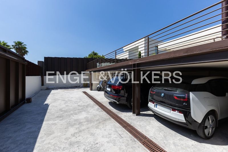 Foto 0a5dcbb9-b739-4095-8328-7c164d1a645d. Casa amb calefacció aparcament piscina a Nueva Santa Barbara - Cruz de Gracia Godella