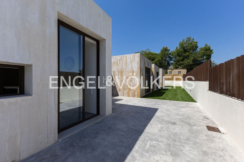 Foto 89d6bf4c-ff76-483c-8703-e375a979297d. Casa amb calefacció aparcament piscina a Nueva Santa Barbara - Cruz de Gracia Godella