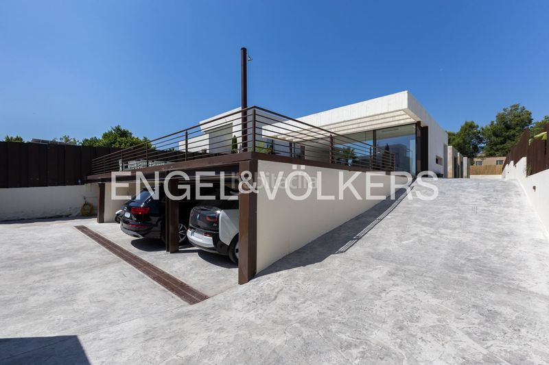 Foto e9abbb72-d41c-45c1-9c21-27019c6330ba. Casa amb calefacció aparcament piscina a Nueva Santa Barbara - Cruz de Gracia Godella