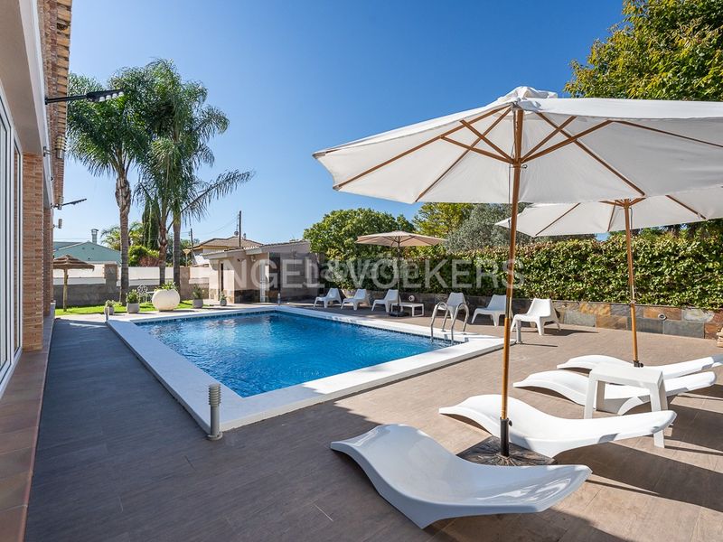 Foto e04db67b-44ec-43b7-98c2-f448e68c5bd1. Location maison avec chauffage parking piscine dans Bétera