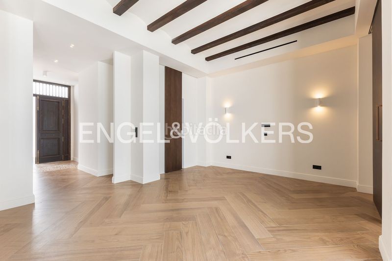 Foto b0ab100f-a7d8-448e-b73b-9306b069df6a. Casa amb calefacció piscina a En Corts - Doctor Waksman Valencia