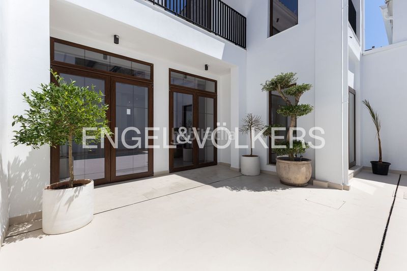 Foto bcd0056d-0539-43ca-b80e-1c993917c976. Casa amb calefacció piscina a En Corts - Doctor Waksman Valencia