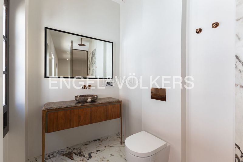Foto f7455826-aa1e-4fe7-aaaa-5d942c71336a. Casa amb calefacció piscina a En Corts - Doctor Waksman Valencia