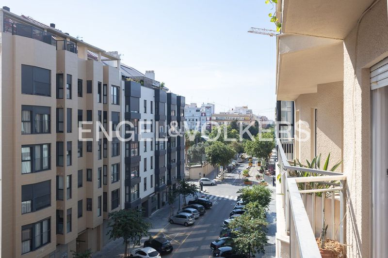 Foto f9d47a1b-d07f-41e8-9685-87d0e1f5a5ec. Pis amb calefacció aparcament a La Petxina Valencia