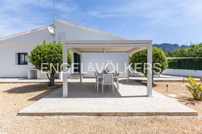 Foto 55ad0c66-cade-49d0-b860-683e57a4483a. Casa amb calefacció aparcament piscina a Carcaixent