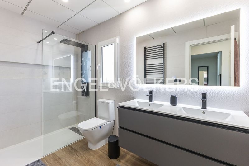 Foto d189f711-de63-4dd3-a18f-cd383ae202c7. Casa amb calefacció aparcament piscina a Carcaixent