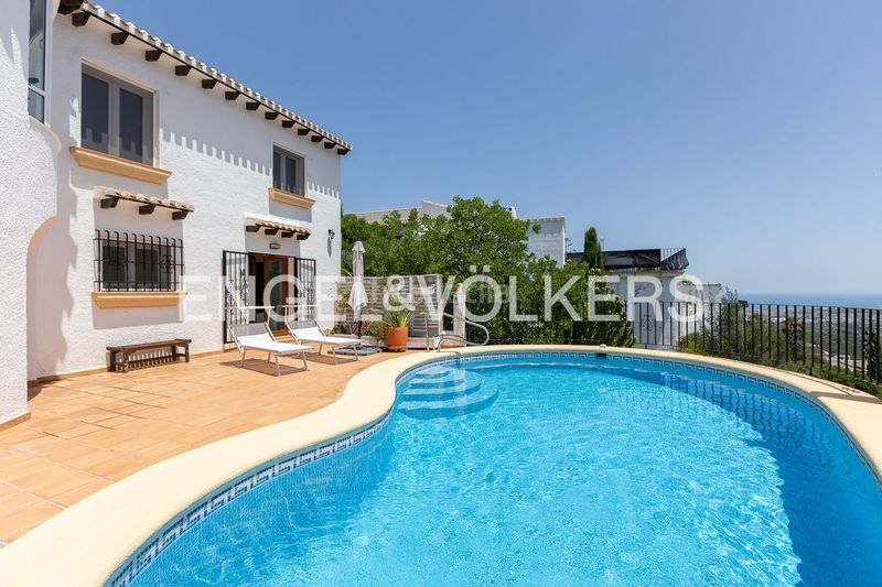 Foto 2f905042-9dd1-4a07-9ba5-0915e46992dc. Casa amb calefacció aparcament piscina a Devessa - Monte Pego Dénia