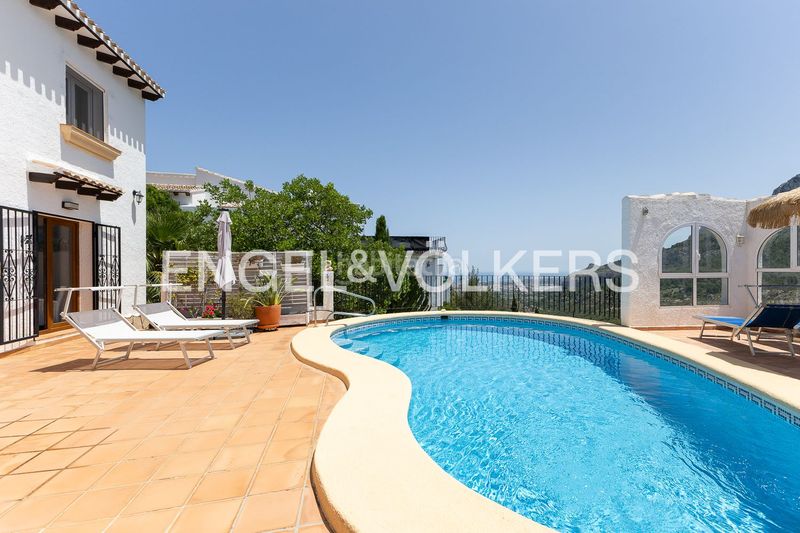 Foto f6af8cbe-c9d5-4379-86a4-8179157c1275. Casa amb calefacció aparcament piscina a Devessa - Monte Pego Dénia