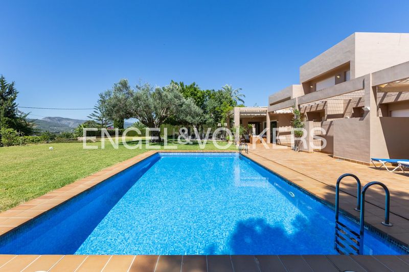 Foto 37580767-a111-422d-a305-b6c74566102e. Casa amb calefacció aparcament piscina a Partida Tosal - Zona dels Castellans Xàbia