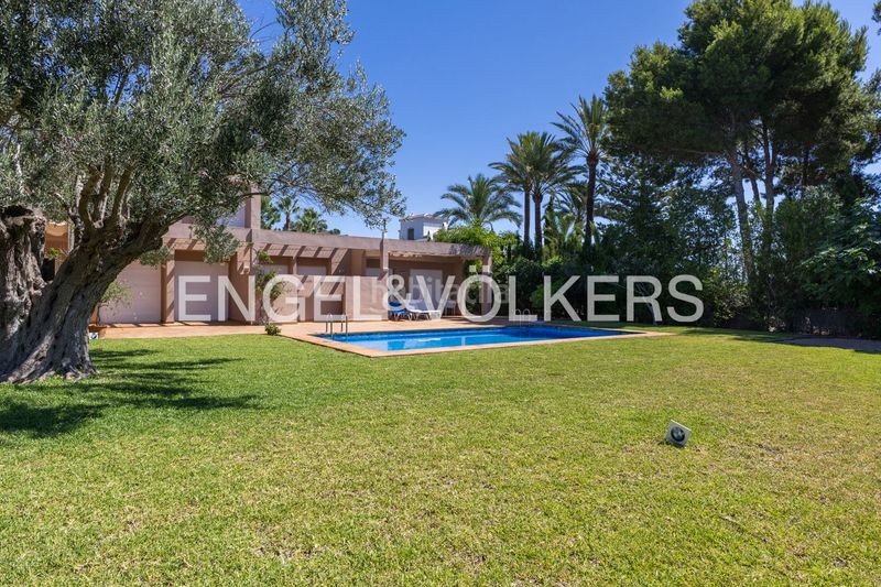 Foto 599b3cef-9434-40bd-8252-0bcc6e7e29ea. Casa amb calefacció aparcament piscina a Partida Tosal - Zona dels Castellans Xàbia