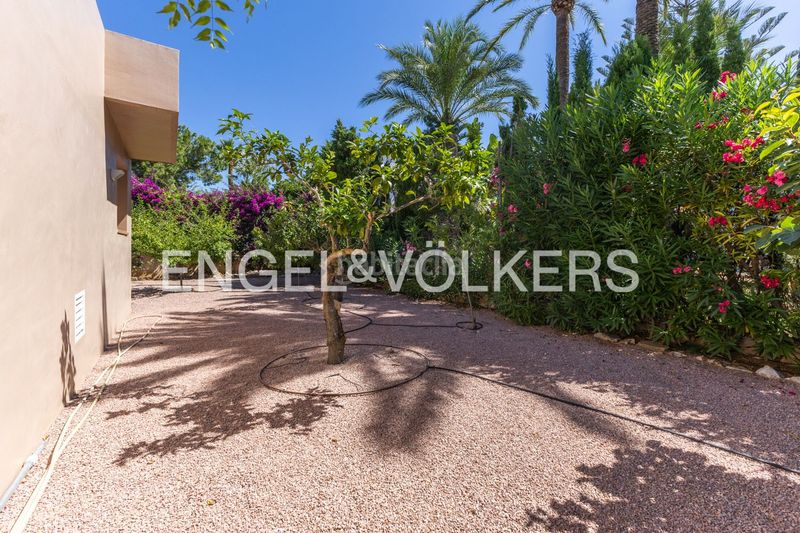 Foto bf58537c-a3c6-4704-a1b2-cadda53bb69c. Casa amb calefacció aparcament piscina a Partida Tosal - Zona dels Castellans Xàbia