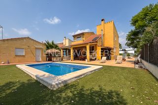 Affitto Casa in Torre en Conill-Cumbres de San Antonio. Estupendo chalet independiente en torre en conill