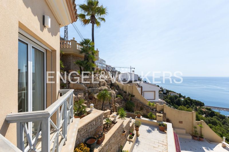 Foto d02e4a84-057b-4d4e-a733-6c1ca960a715. Casa amb calefacció aparcament piscina a Puerto Xàbia