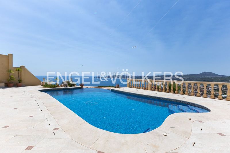 Foto eefa6173-8586-4361-aae3-38504e22a215. Casa amb calefacció aparcament piscina a Puerto Xàbia
