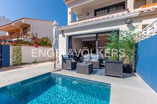 Maison à Playa de Gandía. Elegancia y confort en playa de gandía