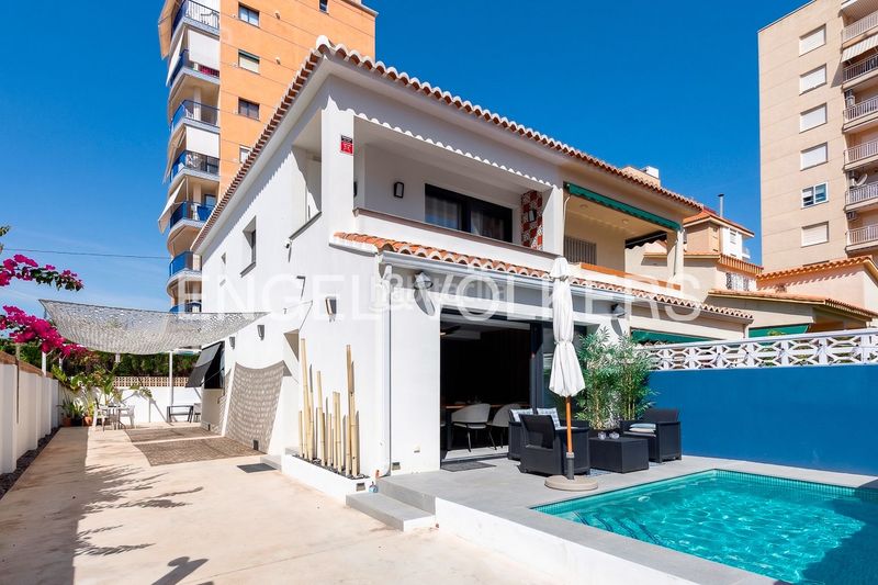 Foto 6e72d8bb-569f-463d-9f13-f303ffbe0f01. Casa adossada amb calefacció aparcament piscina a Gandia