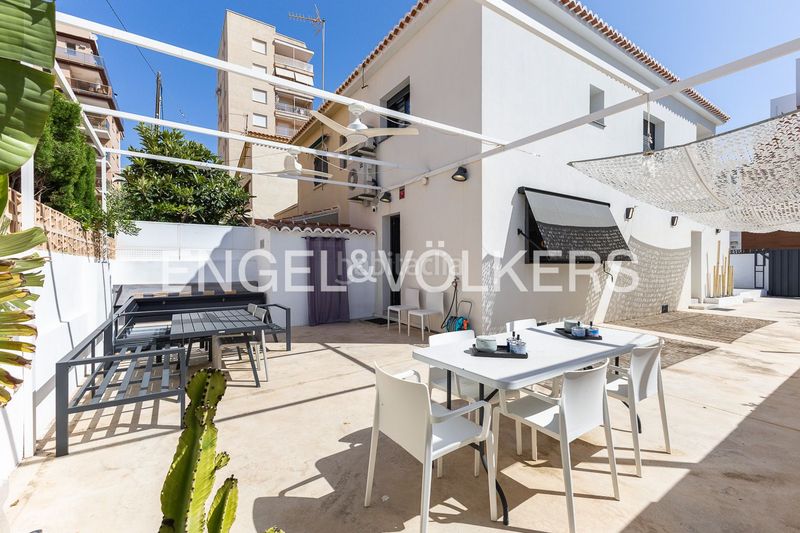 Foto c1483816-a3f0-4189-8224-a8b2e2a97d4a. Casa adossada amb calefacció aparcament piscina a Gandia