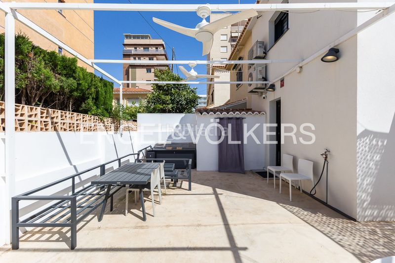 Foto f3facd24-c77e-473b-97c8-940cf48cc230. Casa adossada amb calefacció aparcament piscina a Gandia
