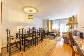 Location Appartement  Carrer de mossèn jacint verdaguer. Amplia vivienda amueblada
