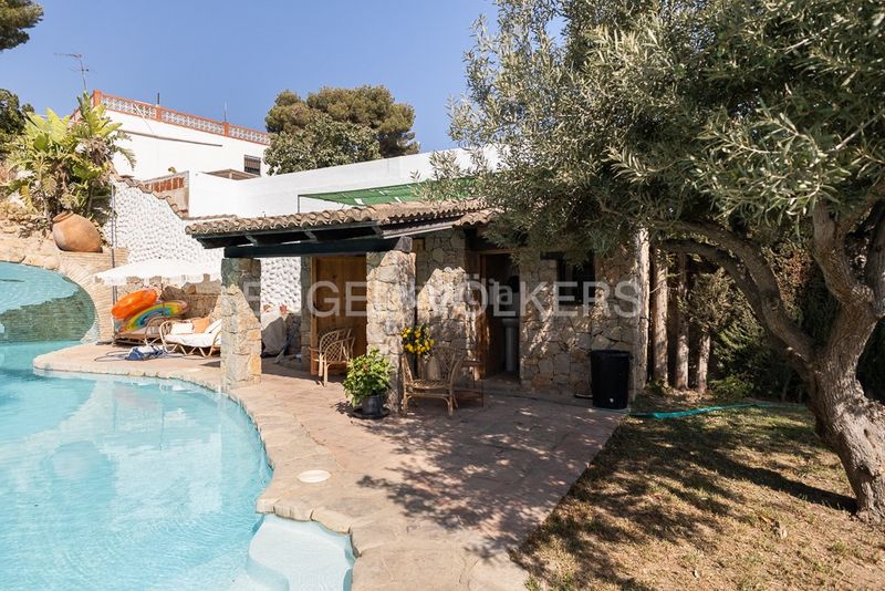 Foto 463b520d-4b7a-4f8a-a1ce-f4d557337ca6. Lloguer casa amb calefacció aparcament piscina a Manises