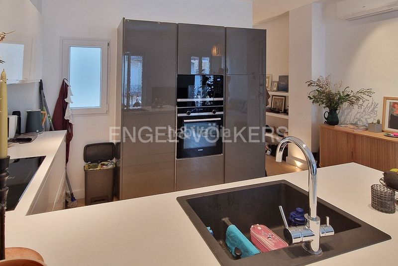 Foto 9f0a7d41-2db9-4f40-9492-f2bee5e6e539. Appartamento con riscaldamento in Russafa Valencia